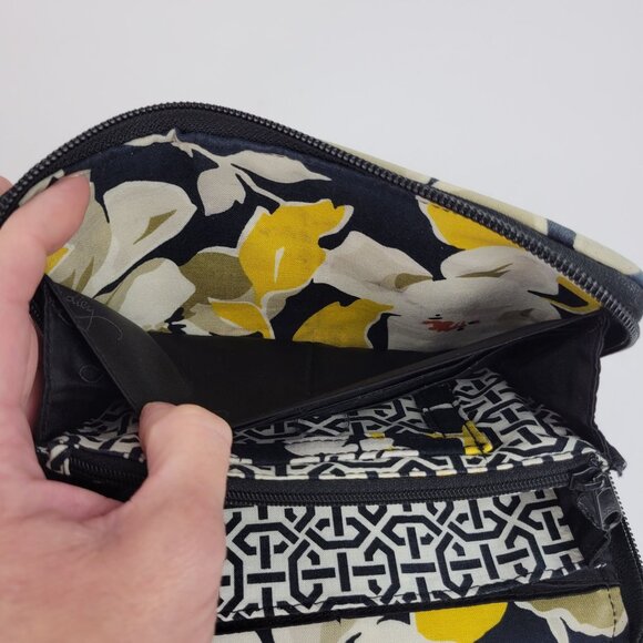 Vera Bradley Dogwood Print Floral Quilted Wallet With Zipper Closure - Picture 5 of 11